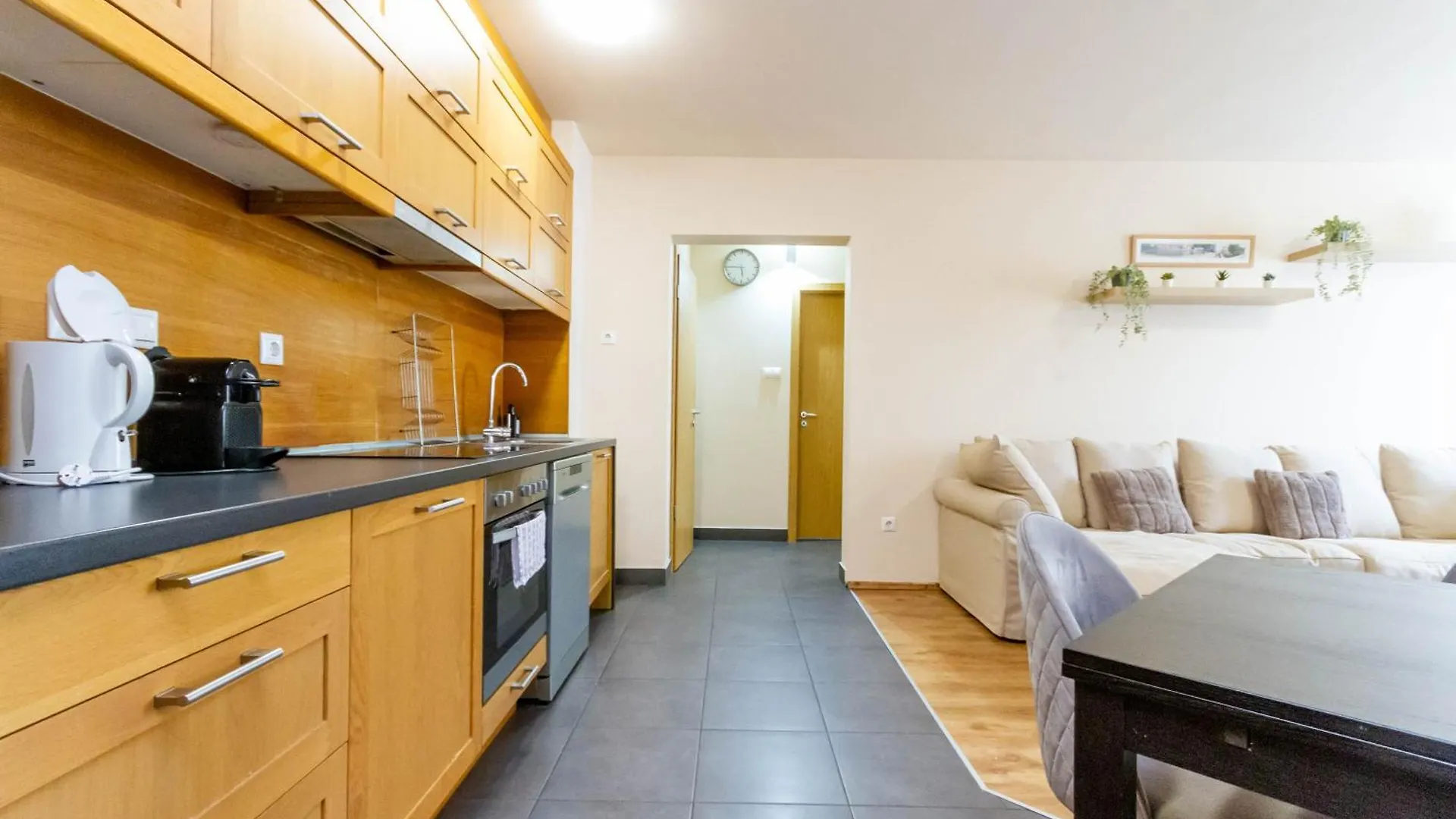 Apartment Modern Comfort In Jozsef Street By Nw Budapest