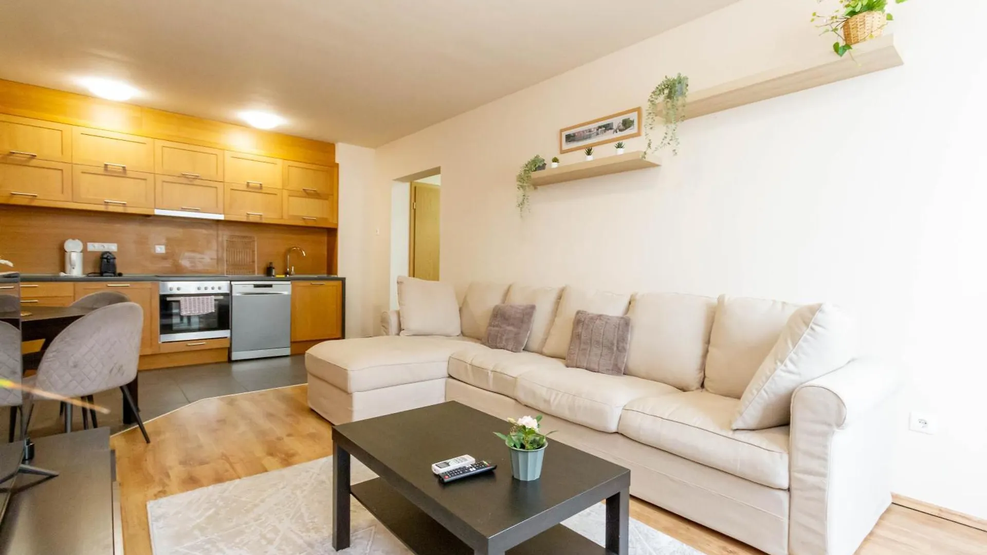 Modern Comfort In Jozsef Street By Nw Budapest 0*,