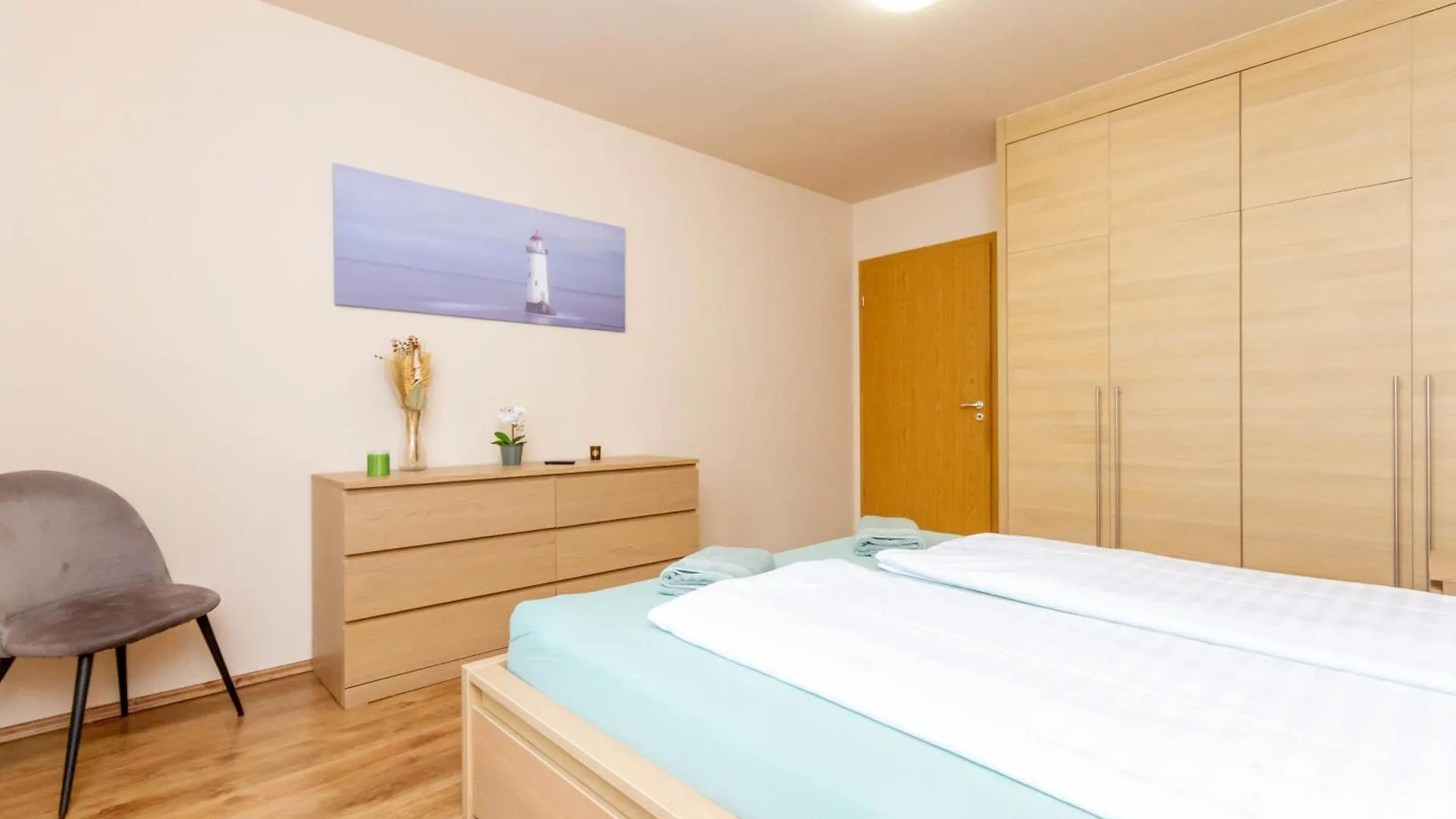 Modern Comfort In Jozsef Street By Nw Budapest