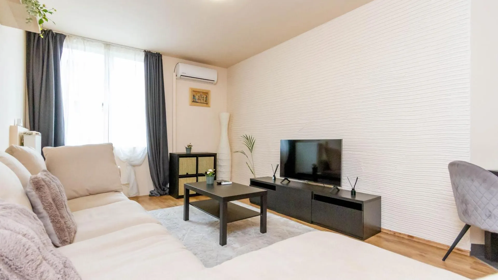 Apartment Modern Comfort In Jozsef Street By Nw Budapest