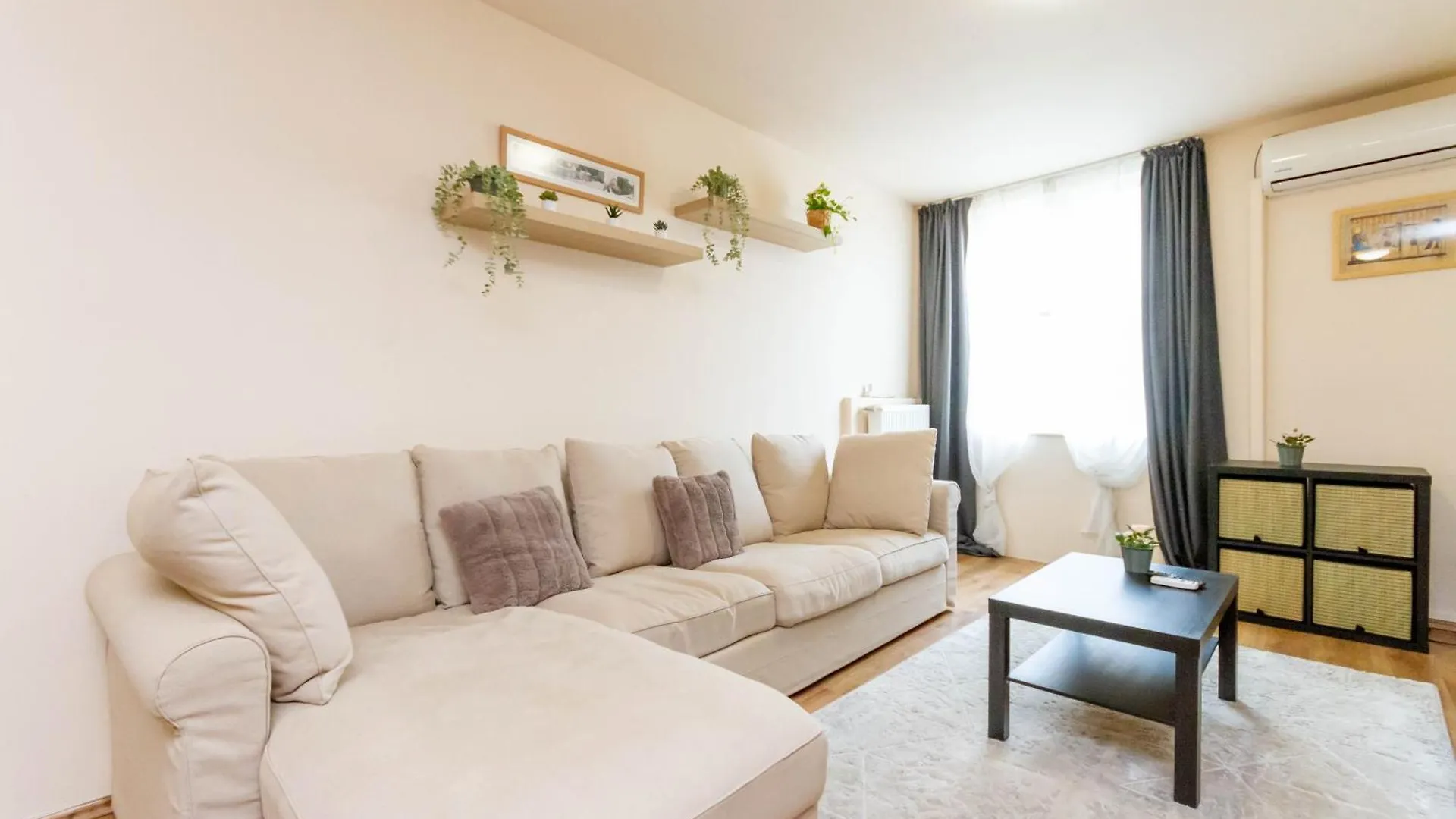 Modern Comfort In Jozsef Street By Nw Budapest