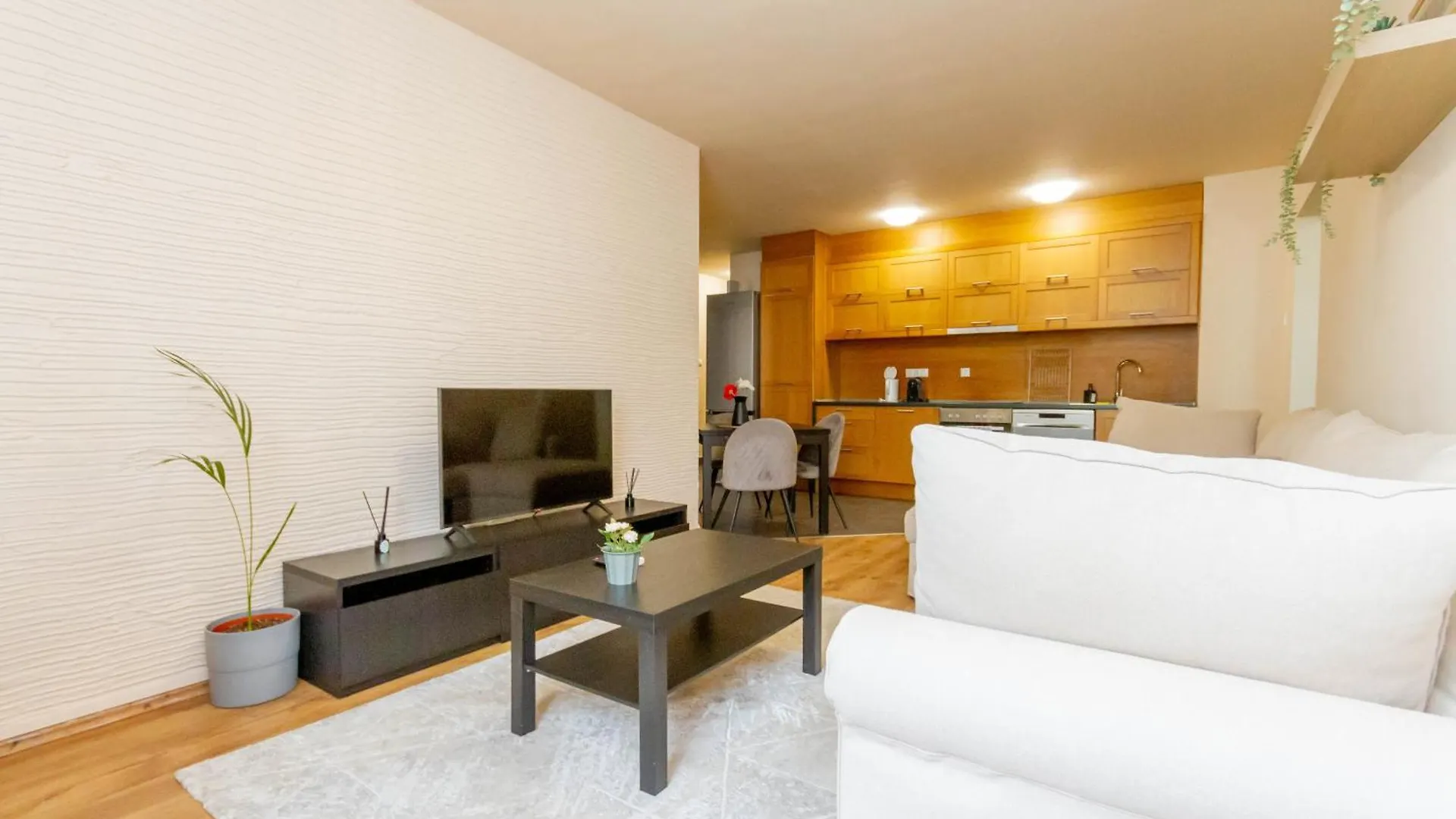 Modern Comfort In Jozsef Street By Nw Budapest